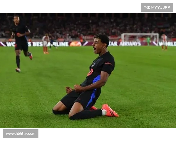 阿根廷女歌手NickiNicole穿亚马尔球衣亮相甘伯杯引发关注 阿根廷女歌手NickiNicole穿亚马尔球衣亮相甘伯杯引发关注